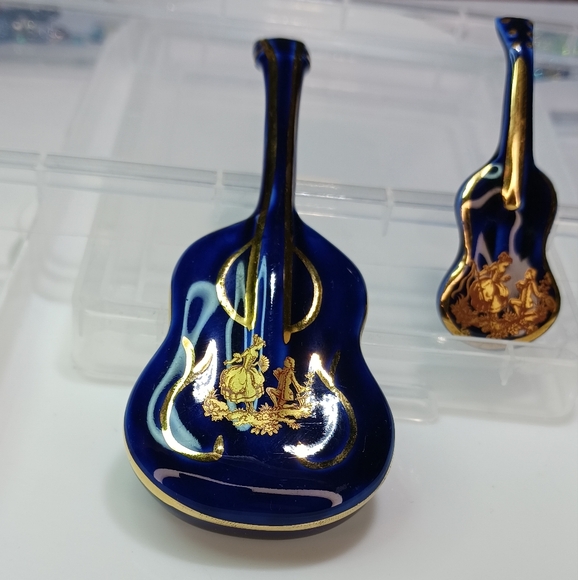 Vintage 22k Gold Trim Limoges France Guitar Figurine Cobalt Blue Courting Couple - Picture 10 of 14